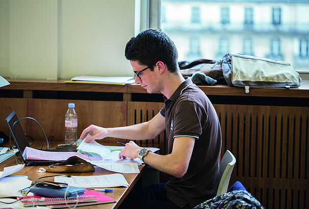 Bibliotheque d'etude