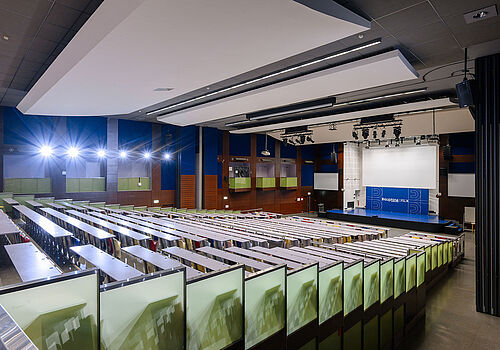 Amphithéâtre Edgar Faure (Amphi 8)