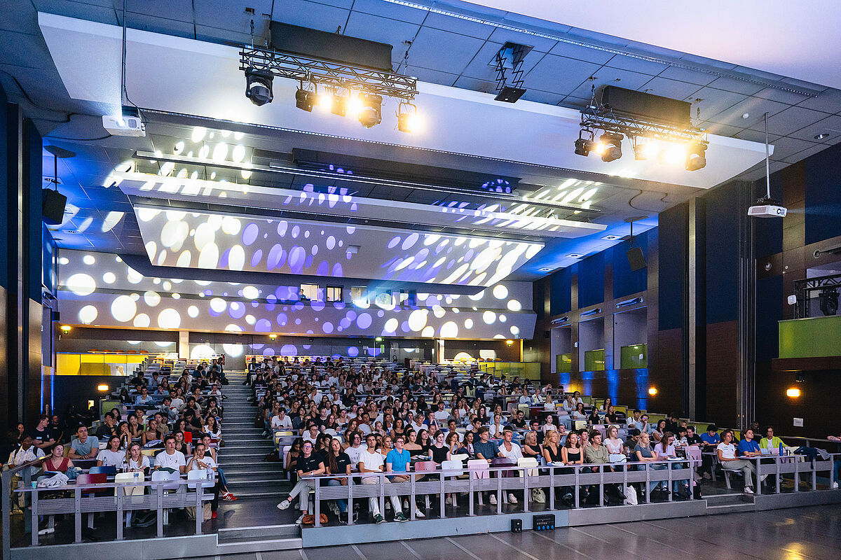 Amphithéâtre Edgar Faure (Amphi 8)