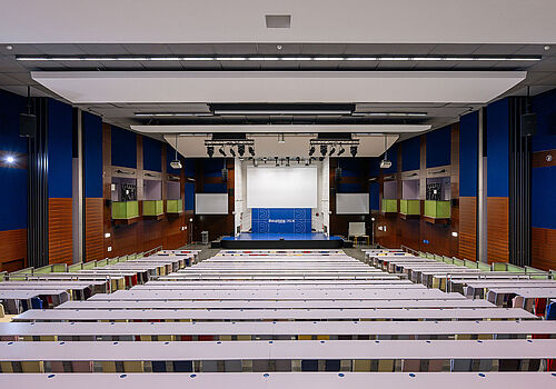 Amphithéâtre Edgar Faure (Amphi 8)