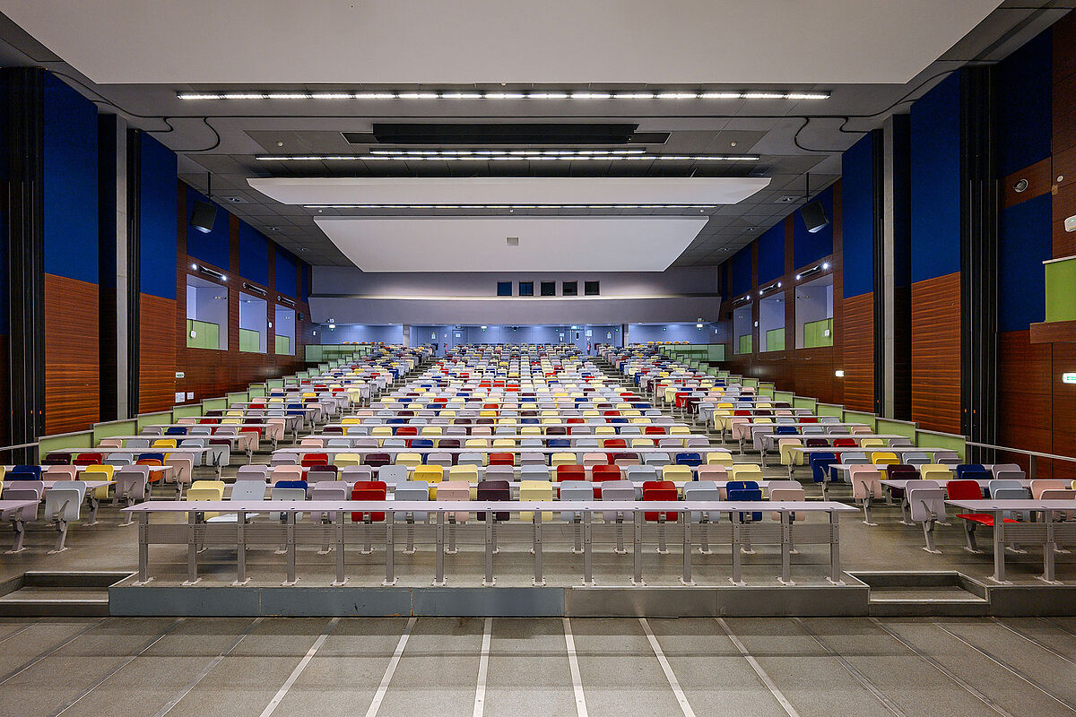 Amphithéâtre Edgar Faure (Amphi 8)