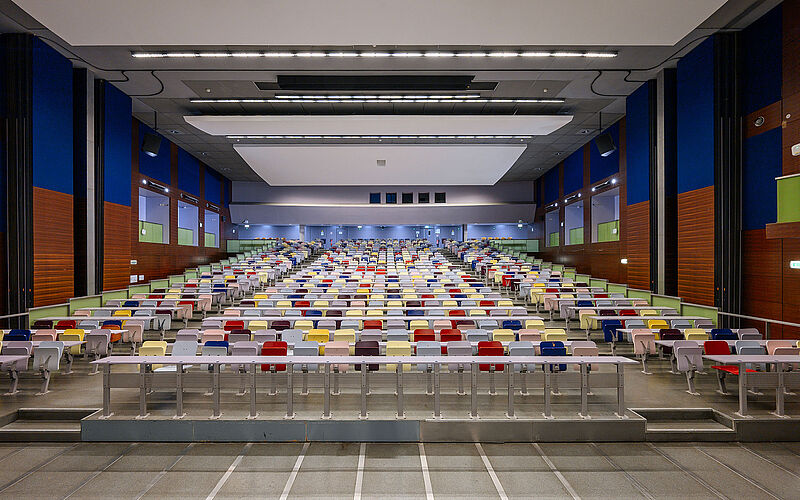Amphithéâtre Edgar Faure (Amphi 8)